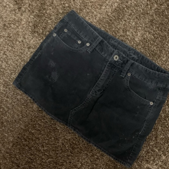 Mini skirt - Picture 2 of 2